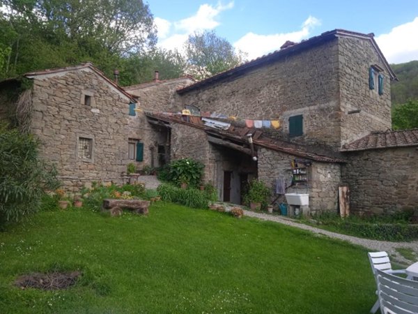 casa indipendente in vendita a Dicomano
