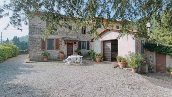 casa indipendente in vendita a Dicomano in zona Celle