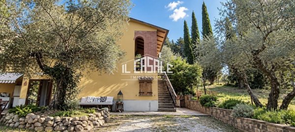 casa indipendente in vendita a Dicomano in zona Celle