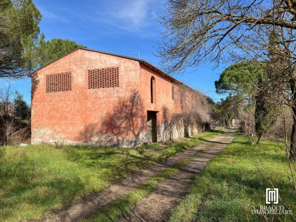 casa indipendente in vendita ad Empoli in zona Pozzale