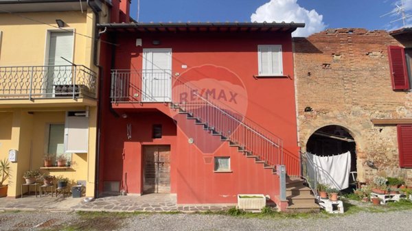 casa indipendente in vendita ad Empoli in zona Brusciana