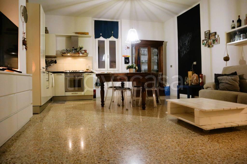 casa indipendente in vendita ad Empoli in zona Ponzano
