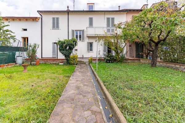 casa indipendente in vendita ad Empoli in zona Ponzano