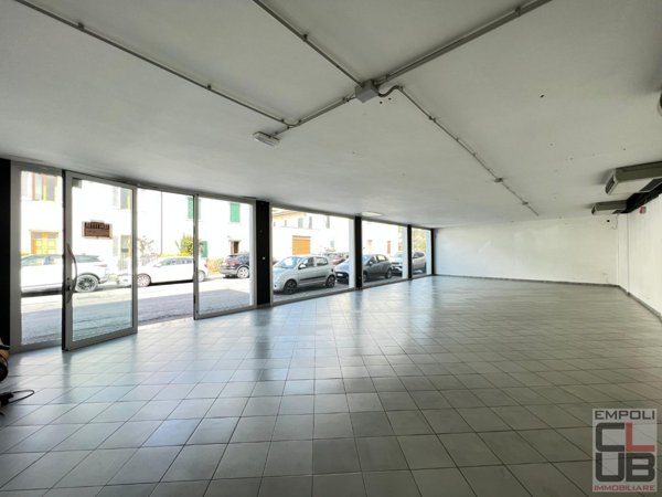 locale commerciale in vendita ad Empoli