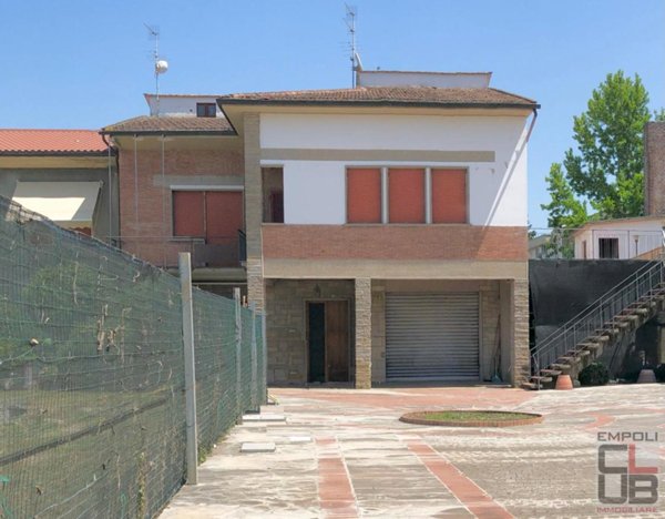 casa indipendente in vendita ad Empoli in zona Centro Storico