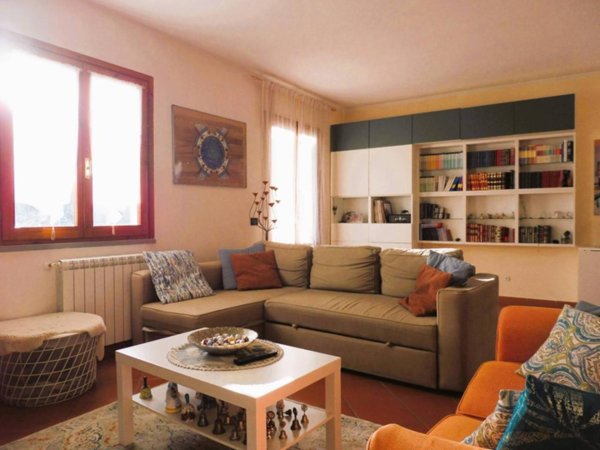 casa indipendente in vendita ad Empoli in zona Serravalle