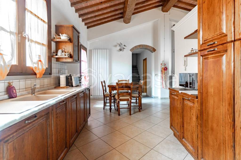 casa indipendente in vendita ad Empoli in zona Villanuova