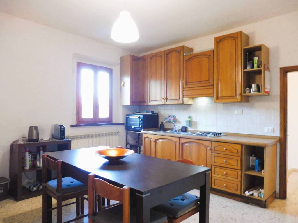 appartamento in vendita ad Empoli in zona Serravalle