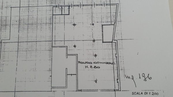 locale commerciale in vendita ad Empoli