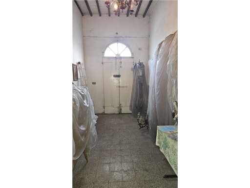 intera palazzina in vendita ad Empoli in zona Marcignana