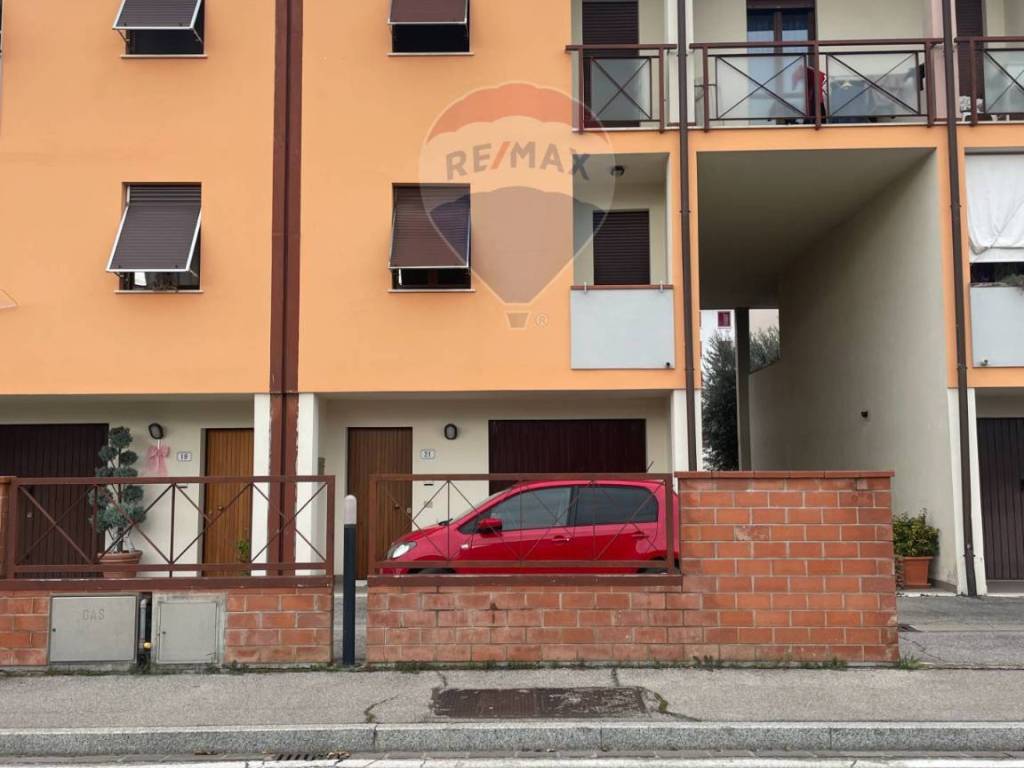 casa indipendente in vendita ad Empoli in zona Monterappoli