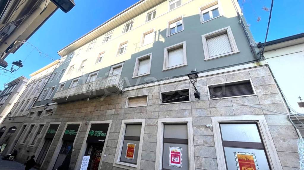 negozio in vendita ad Empoli in zona Centro Storico