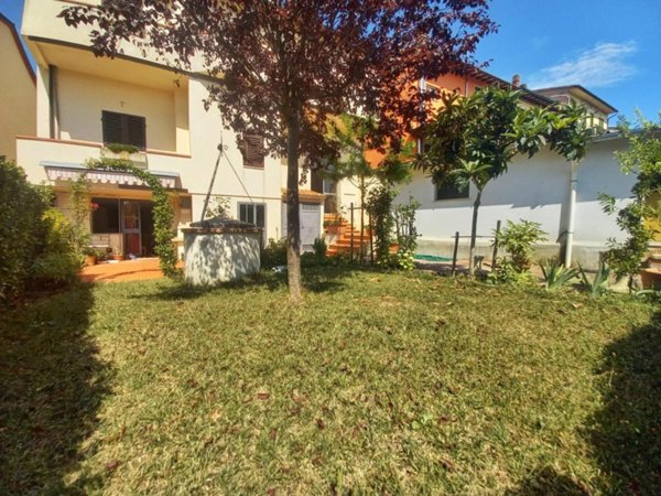casa indipendente in vendita ad Empoli in zona Monterappoli