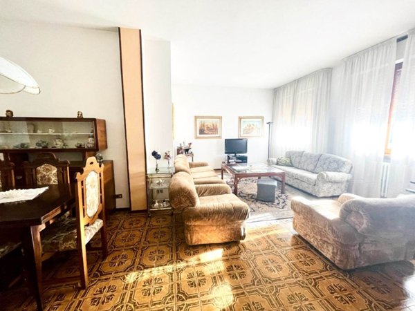 appartamento in vendita ad Empoli in zona Avane