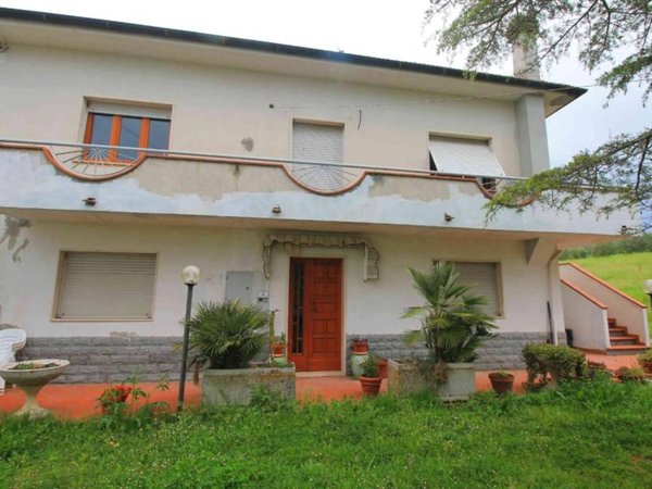 casa indipendente in vendita ad Empoli in zona Monterappoli