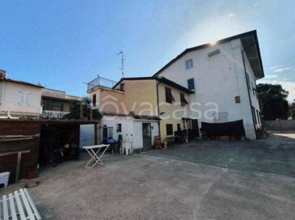 appartamento in vendita ad Empoli in zona Carraia