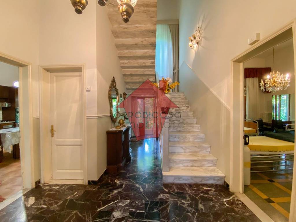 casa indipendente in vendita ad Empoli in zona Centro Storico