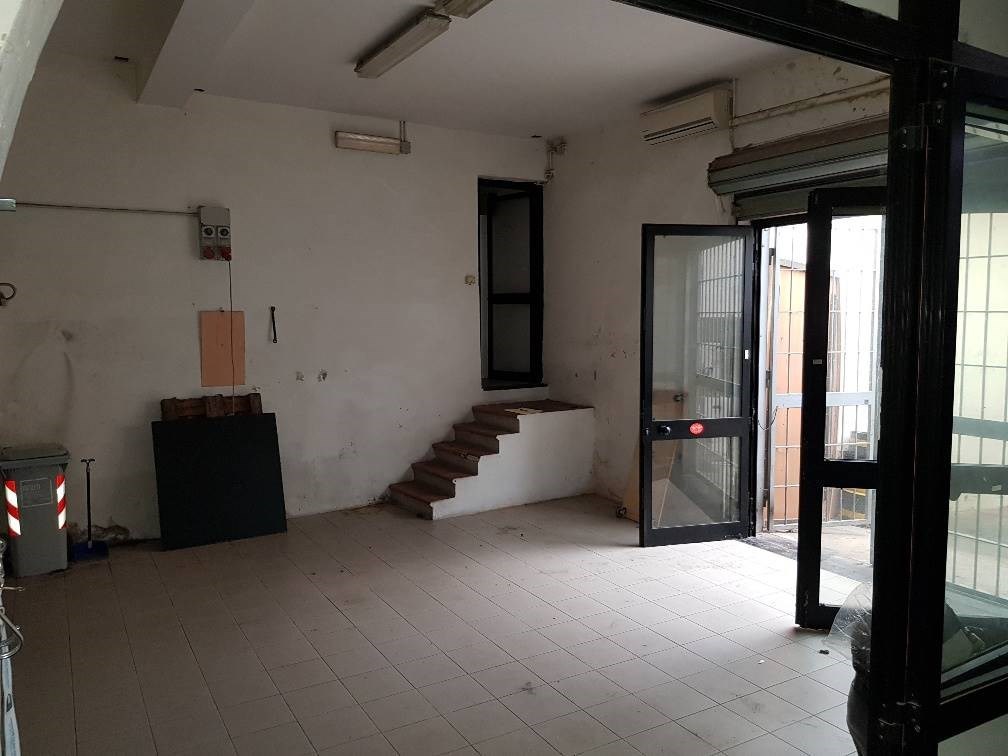 locale commerciale in vendita ad Empoli