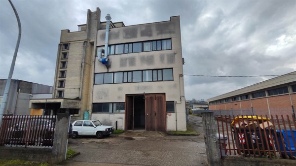 locale di sgombero in vendita ad Empoli