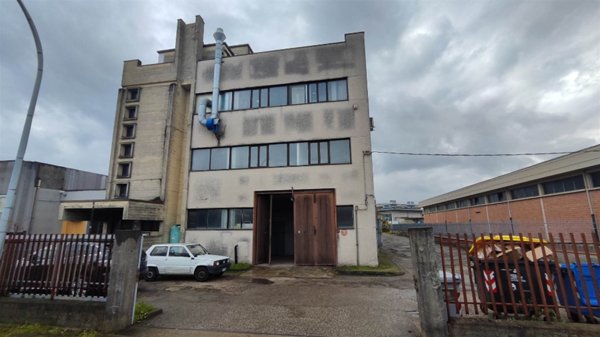 locale di sgombero in vendita ad Empoli