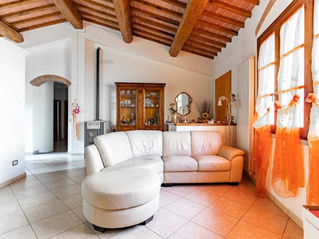 casa indipendente in vendita ad Empoli in zona Villanuova