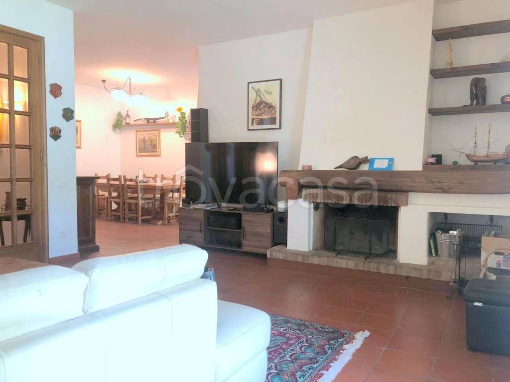 casa indipendente in vendita ad Empoli in zona Villanuova