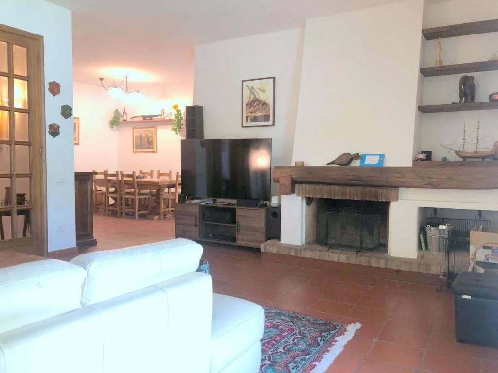 casa indipendente in vendita ad Empoli in zona Cortenuova