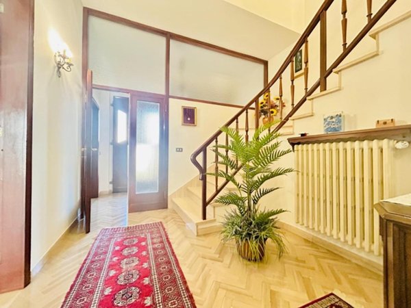 casa indipendente in vendita ad Empoli in zona Carraia