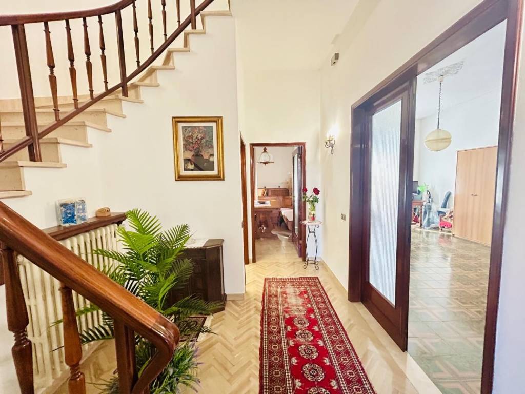 casa indipendente in vendita ad Empoli in zona Carraia