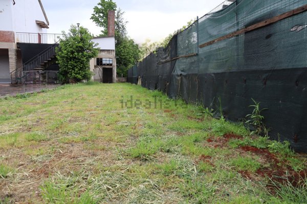 casa indipendente in vendita ad Empoli in zona Centro Storico