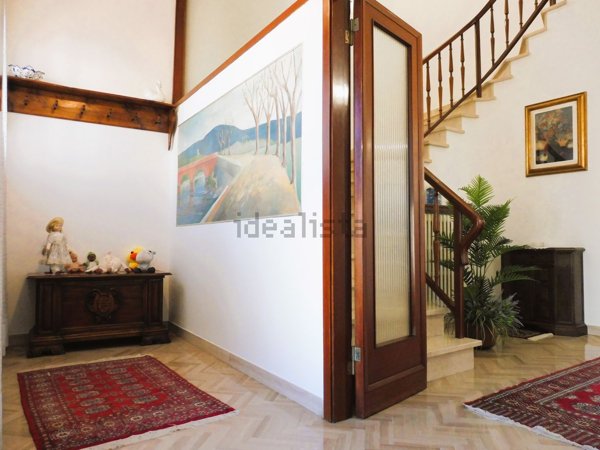casa indipendente in vendita ad Empoli in zona Carraia
