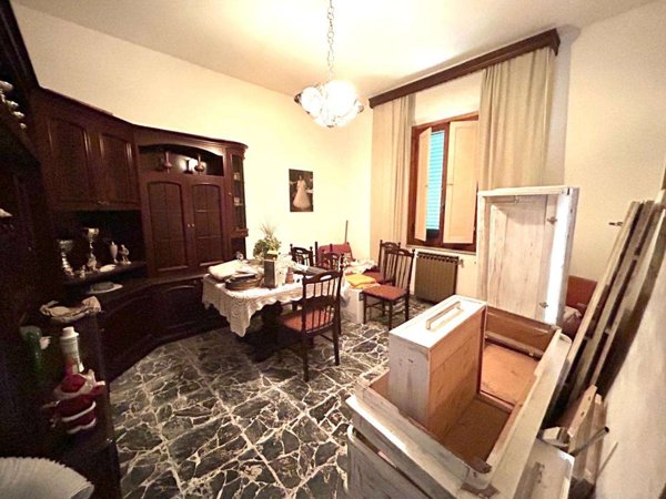 intera palazzina in vendita ad Empoli in zona Avane