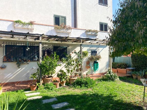 casa indipendente in vendita ad Empoli in zona Monterappoli