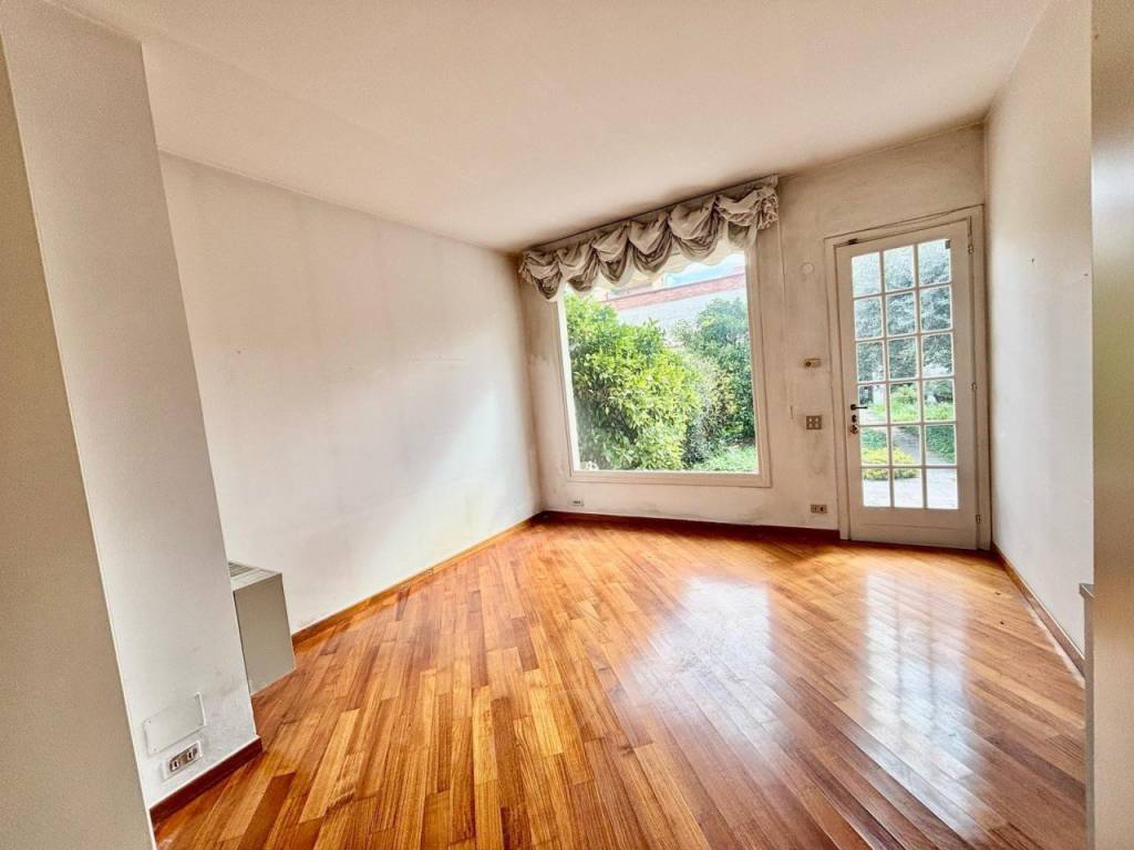 casa indipendente in vendita ad Empoli in zona Centro Storico