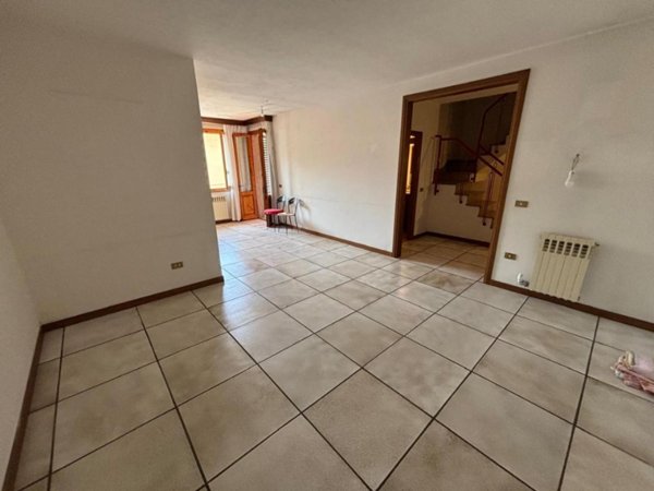 casa indipendente in vendita ad Empoli in zona Pozzale