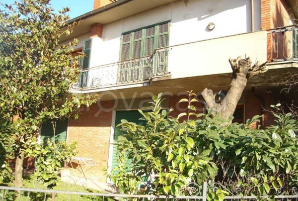 casa indipendente in vendita ad Empoli in zona Serravalle