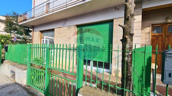 locale commerciale in vendita ad Empoli