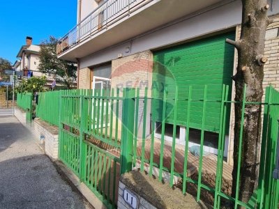 locale commerciale in vendita ad Empoli