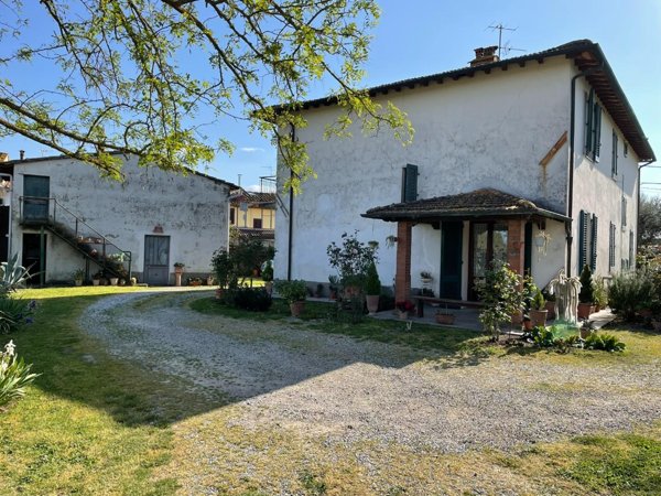 casa indipendente in vendita ad Empoli in zona Centro Storico