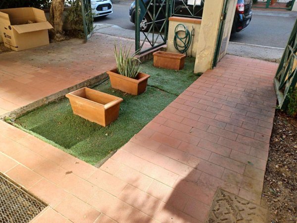 intera palazzina in vendita ad Empoli in zona Serravalle