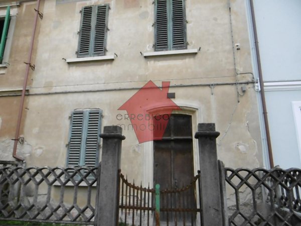 casa indipendente in vendita ad Empoli in zona Centro Storico
