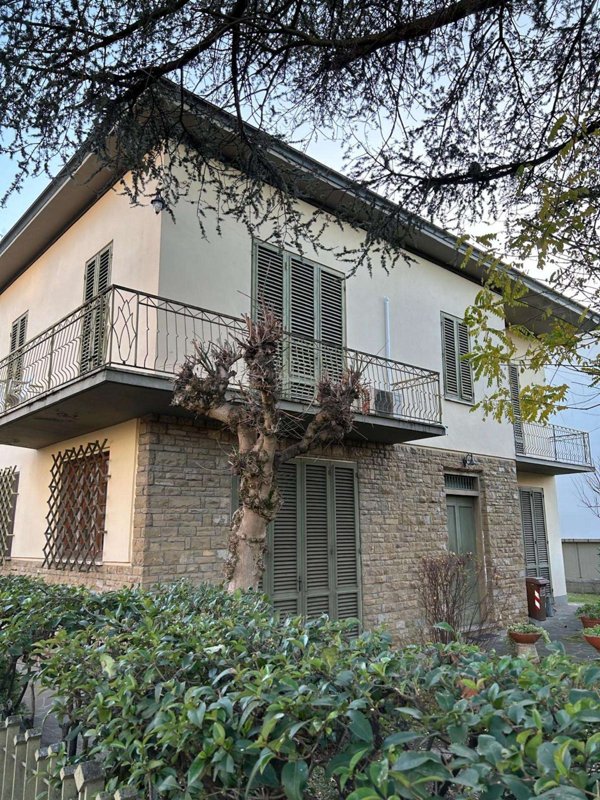locale commerciale in vendita ad Empoli