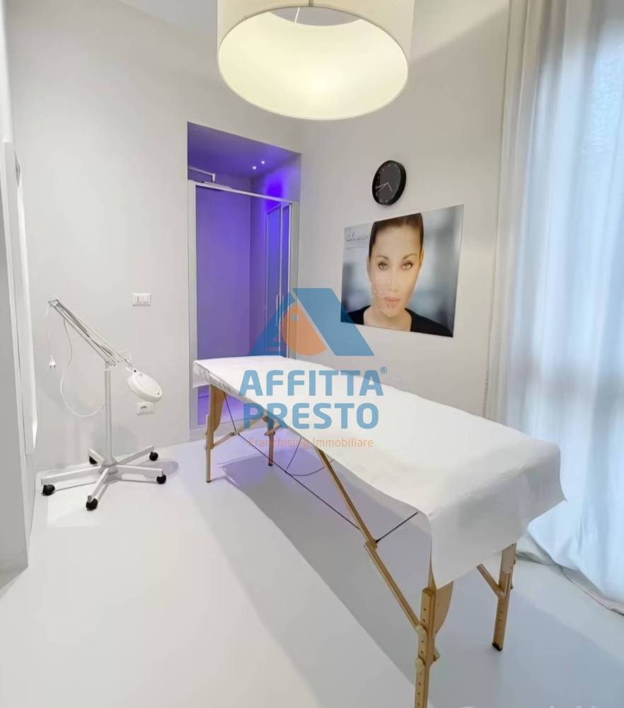 negozio in vendita ad Empoli