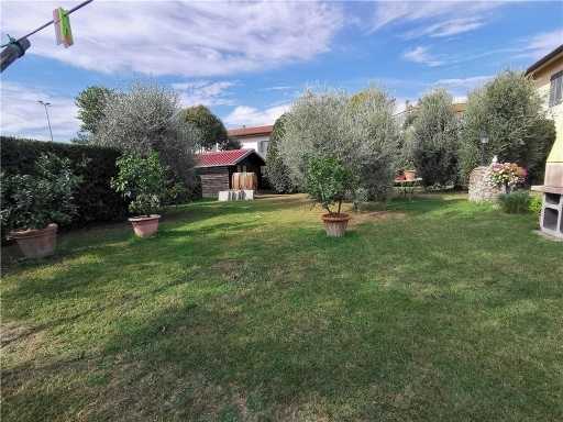 casa indipendente in vendita ad Empoli in zona Serravalle