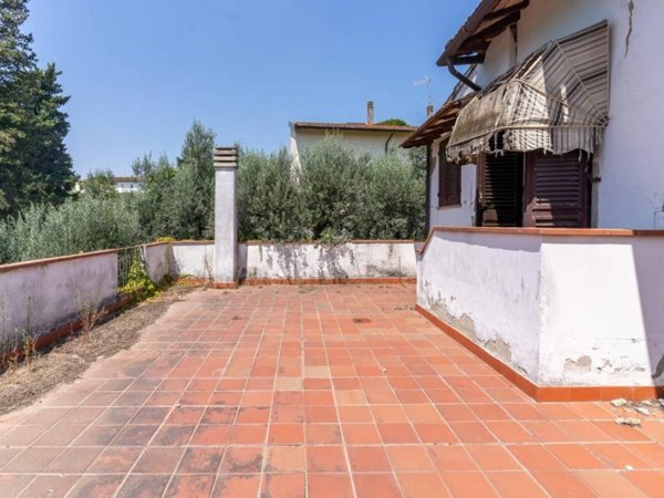 casa indipendente in vendita ad Empoli in zona Brusciana