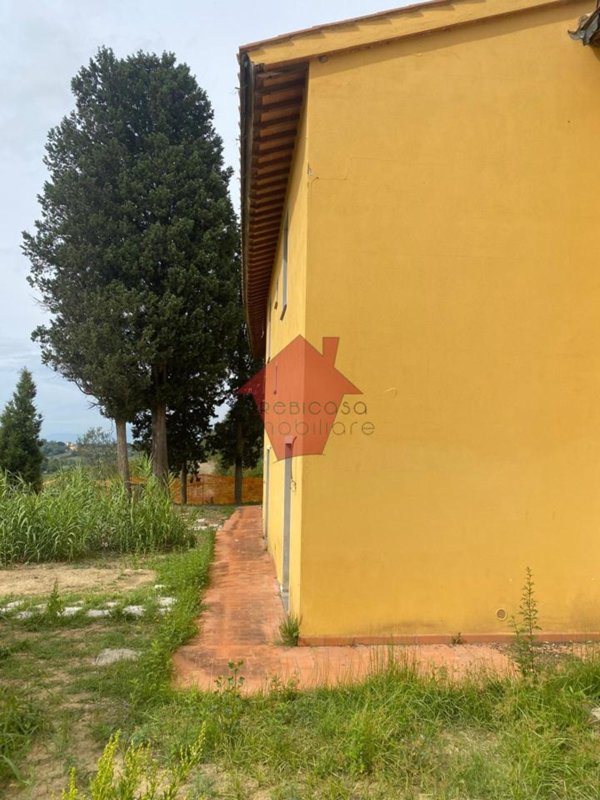 casa indipendente in vendita ad Empoli in zona Villanuova