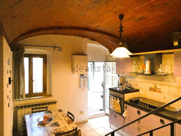 appartamento in vendita ad Empoli in zona Avane