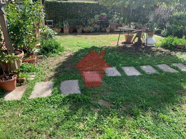 casa indipendente in vendita ad Empoli in zona Brusciana