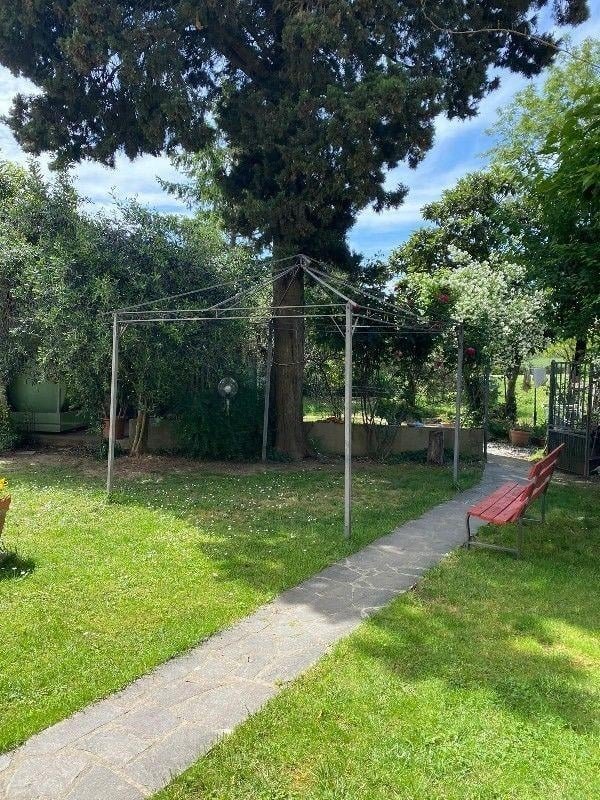 casa indipendente in vendita ad Empoli in zona Cortenuova