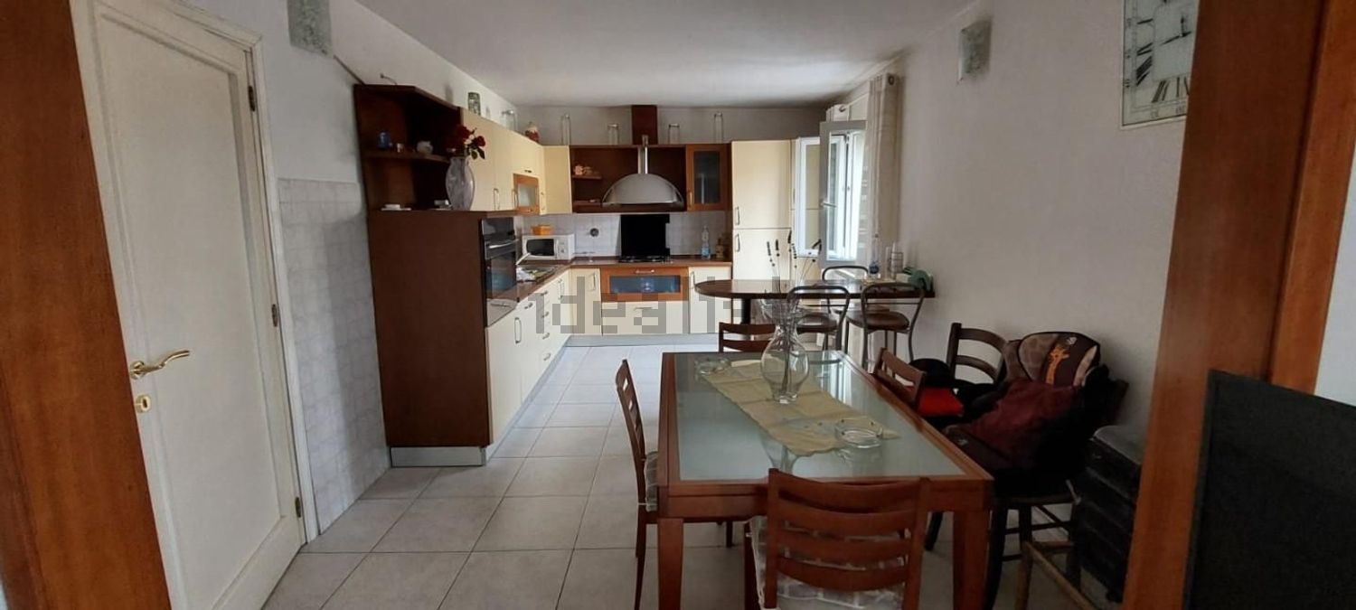 casa indipendente in vendita ad Empoli in zona Avane